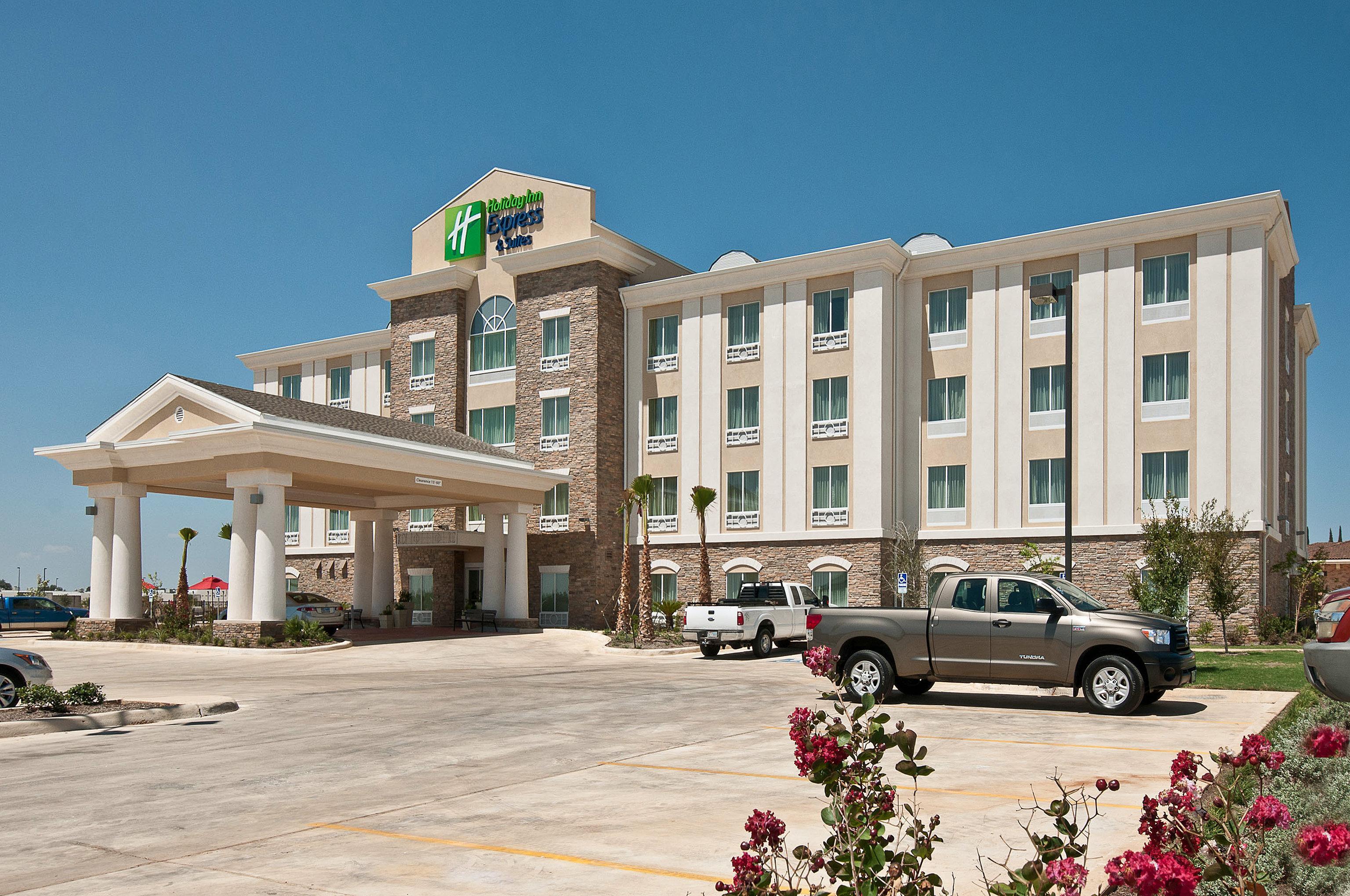 Holiday Inn Express Hotel And Suites Pearsall By Ihg Екстериор снимка